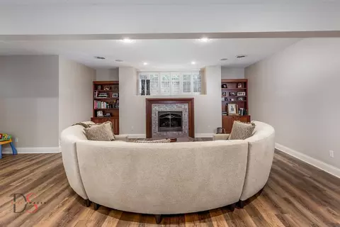 Living - 2951 E 1489th Rd, Ottawa, IL 61350 photo 4 of 4