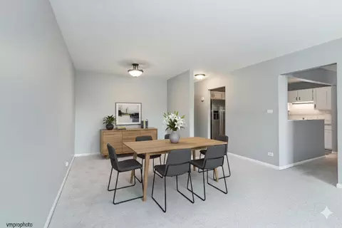 Dining - 945 E Kenilworth Ave #318, Palatine, IL 60074 photo 1 of 1