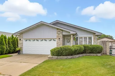 5905 W 89th St, Oak Lawn, IL 60453