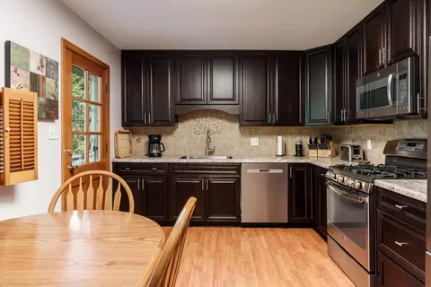 Kitchen - 11752 Love Rd, Roscoe, IL 61073 photo 2 of 5