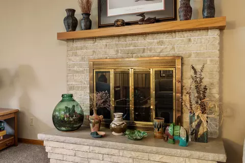Living - 11752 Love Rd, Roscoe, IL 61073 photo 3 of 7