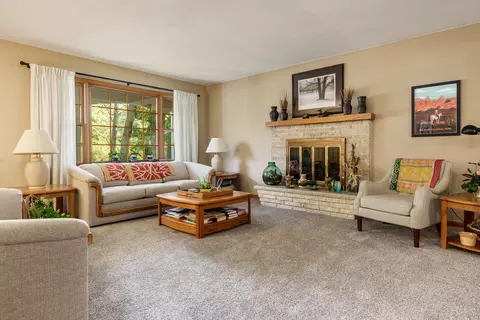 Living - 11752 Love Rd, Roscoe, IL 61073 photo 1 of 7