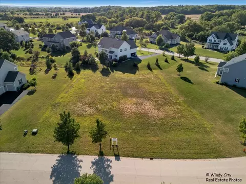 6505 Savanna Ln, Lakewood, IL 60014