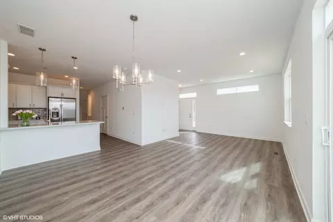 383 Masters Dr, Addison, IL 60101 photo 4