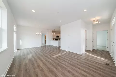 383 Masters Dr, Addison, IL 60101 photo 3