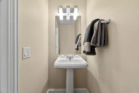 Bath - 425 Commanche Trl #425, Wheeling, IL 60090 photo 2 of 2