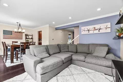 Living - 425 Commanche Trl #425, Wheeling, IL 60090 photo 1 of 3