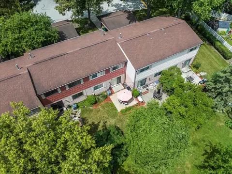 View/Area - 425 Commanche Trl #425, Wheeling, IL 60090 photo 1 of 2