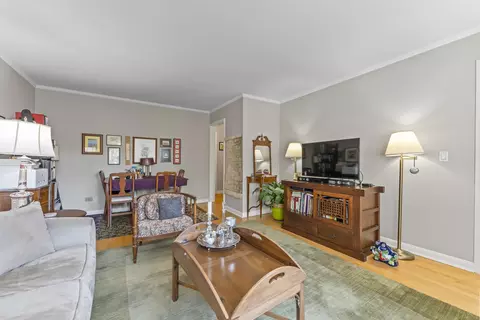 2135 Central St #3W, Evanston, IL 60201 photo 3