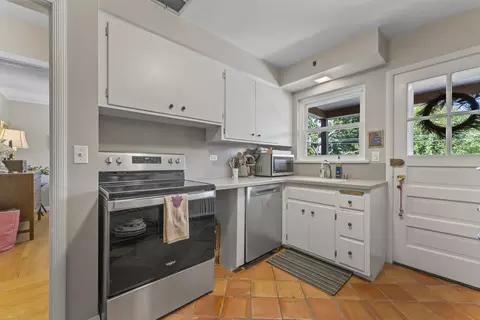 2135 Central St #3W, Evanston, IL 60201 photo 9