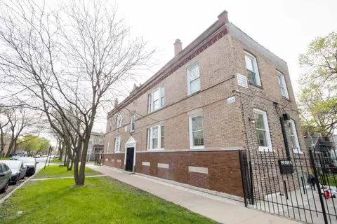 3345 W Huron St, Chicago, IL 60624