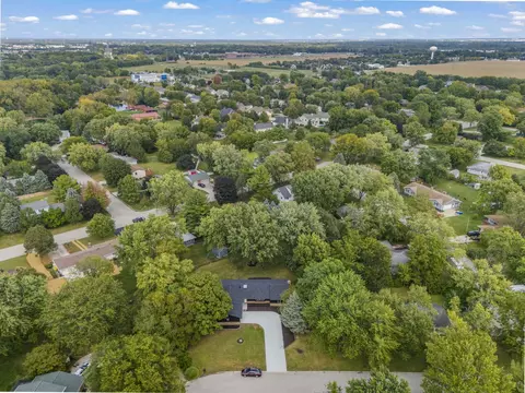 View/Area - 24726 W Pleasant Ct, Plainfield, IL 60586 photo 1 of 8