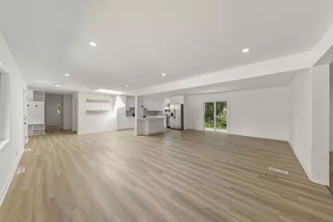 Living - 24726 W Pleasant Ct, Plainfield, IL 60586 photo 3 of 5