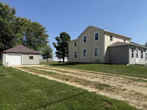 405 S Locust Ave, Forreston, IL 61030