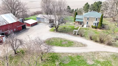26596 Fairhaven Rd, Chadwick, IL 61014 photo 2