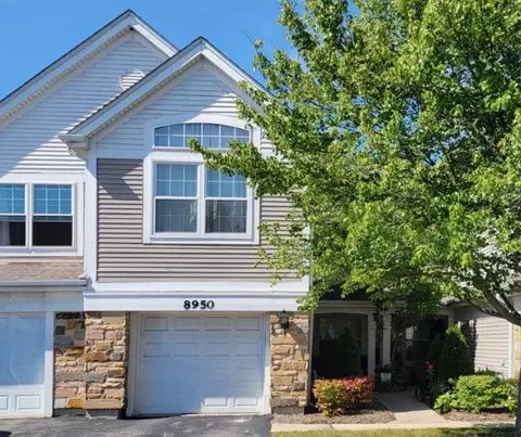 8950 W Heathwood Cir, Niles, IL 60714