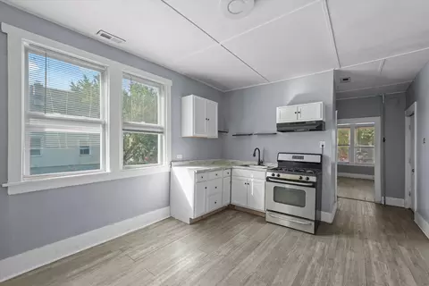 Kitchen - 1513 S Komensky Ave, Chicago, IL 60623 photo 1 of 2