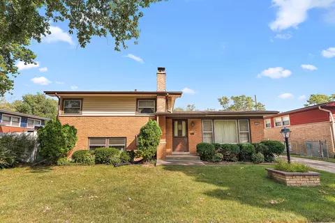 145 Sherry Ln, Chicago Heights, IL 60411