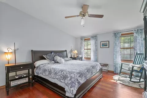 Bedroom - 555 Basil Rd, Lake Bluff, IL 60044 photo 3 of 3