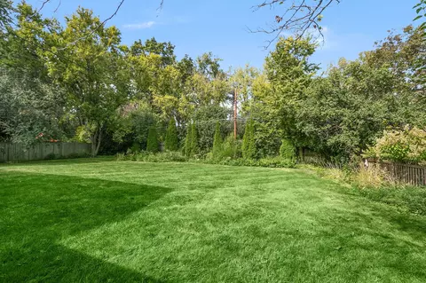 Exterior - 555 Basil Rd, Lake Bluff, IL 60044 photo 4 of 5