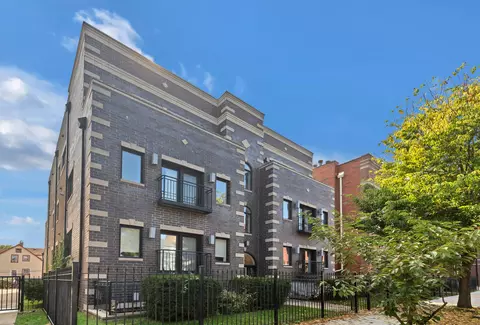 2457 W Foster Ave #1, Chicago, IL 60625