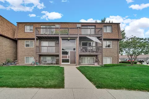 104 Boardwalk St #2E, Elk Grove Village, IL 60007