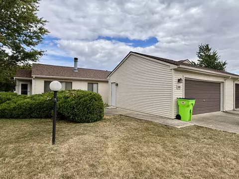 2416 Heritage Dr, Champaign, IL 61822