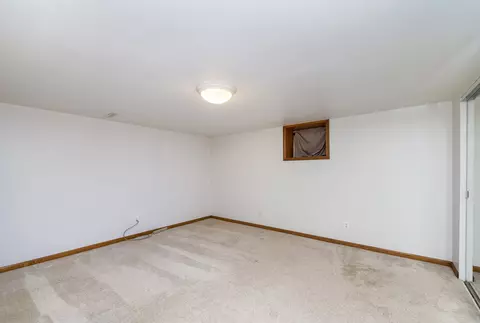 900 Ruth Dr, Elgin, IL 60123 photo 21