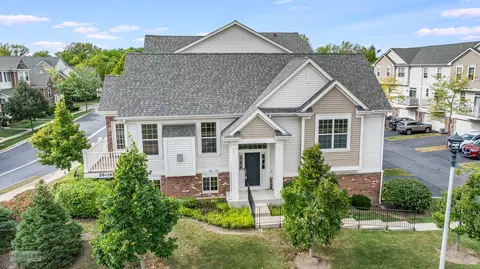 28 W061 Woodland Dr, Winfield, IL 60190