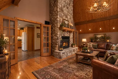 Living - 1522 E State Route 71, Ottawa, IL 61350 photo 5 of 7