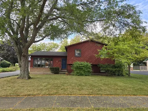 908 Kimberly Ln, Winthrop Harbor, IL 60096