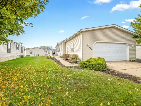 2109 Ivy Ln, Belvidere, IL 61008