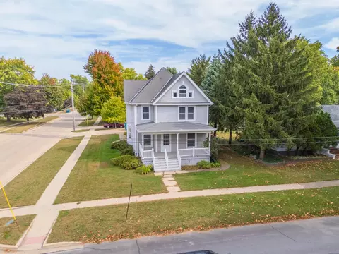 304 S Mill St, Pontiac, IL 61764