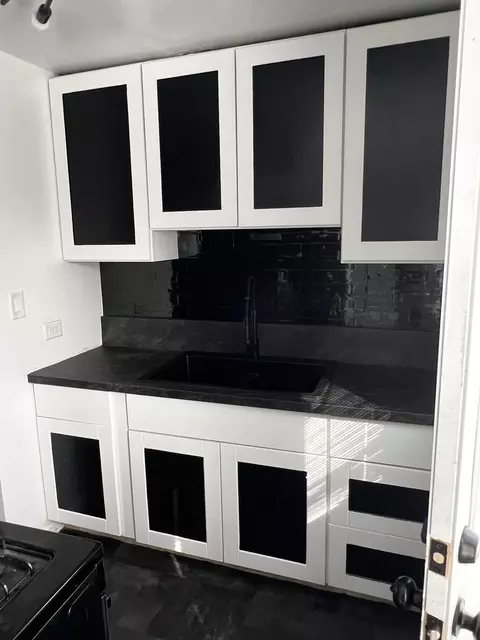 Kitchen - 2011 S 25th Ave, Broadview, IL 60155 photo 1 of 2