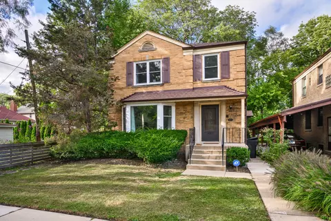 2946 W Balmoral Ave, Chicago, IL 60625