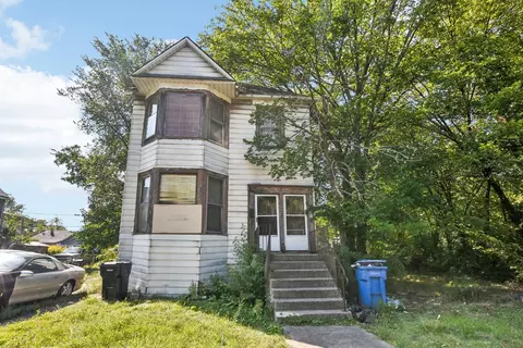 10546 S State St, Chicago, IL 60628