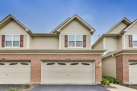 242 Remington Dr, Saint Charles, IL 60175