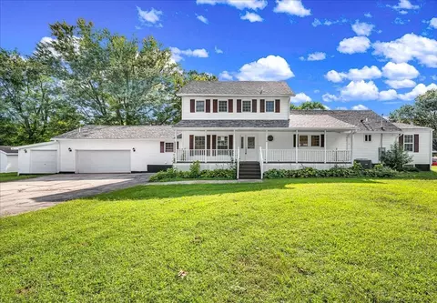 116 Lakeview Dr, East Galesburg, IL 61430