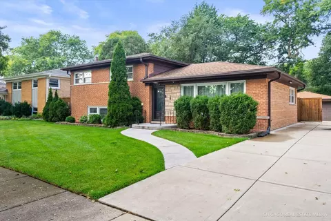 9224 Menard Ave, Morton Grove, IL 60053