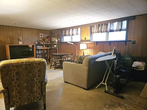 1124 Steinmann St, Dixon, IL 61021 photo 20