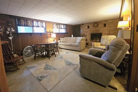 1124 Steinmann St, Dixon, IL 61021 photo 18