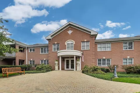 1234 Depot St #203, Glenview, IL 60025