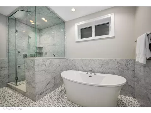 Bath - Undisclosed, Chicago, IL 60614 photo 3 of 4