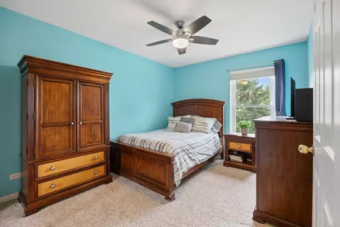 Bedroom - 2915 Spinnaker Dr, Aurora, IL 60503 photo 3 of 6