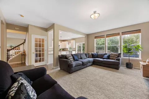 Living - 2915 Spinnaker Dr, Aurora, IL 60503 photo 1 of 2