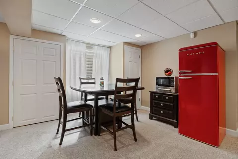 Dining - 2915 Spinnaker Dr, Aurora, IL 60503 photo 2 of 2