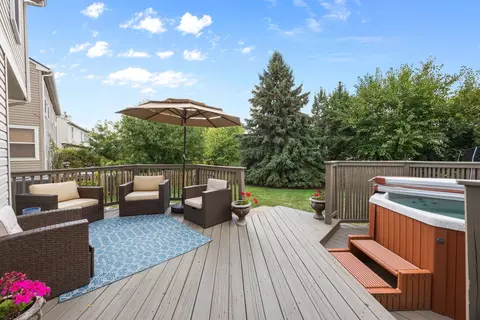 Exterior - 2915 Spinnaker Dr, Aurora, IL 60503 photo 2 of 5