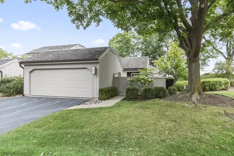 68 Thornhill Ln, Lake Barrington, IL 60010