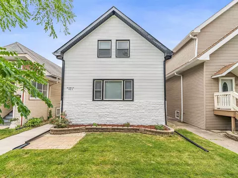 921 N Humphrey Ave, Oak Park, IL 60302
