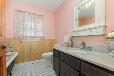 Bath - 3800 Amber Ct, Plainfield, IL 60586 photo 2 of 3
